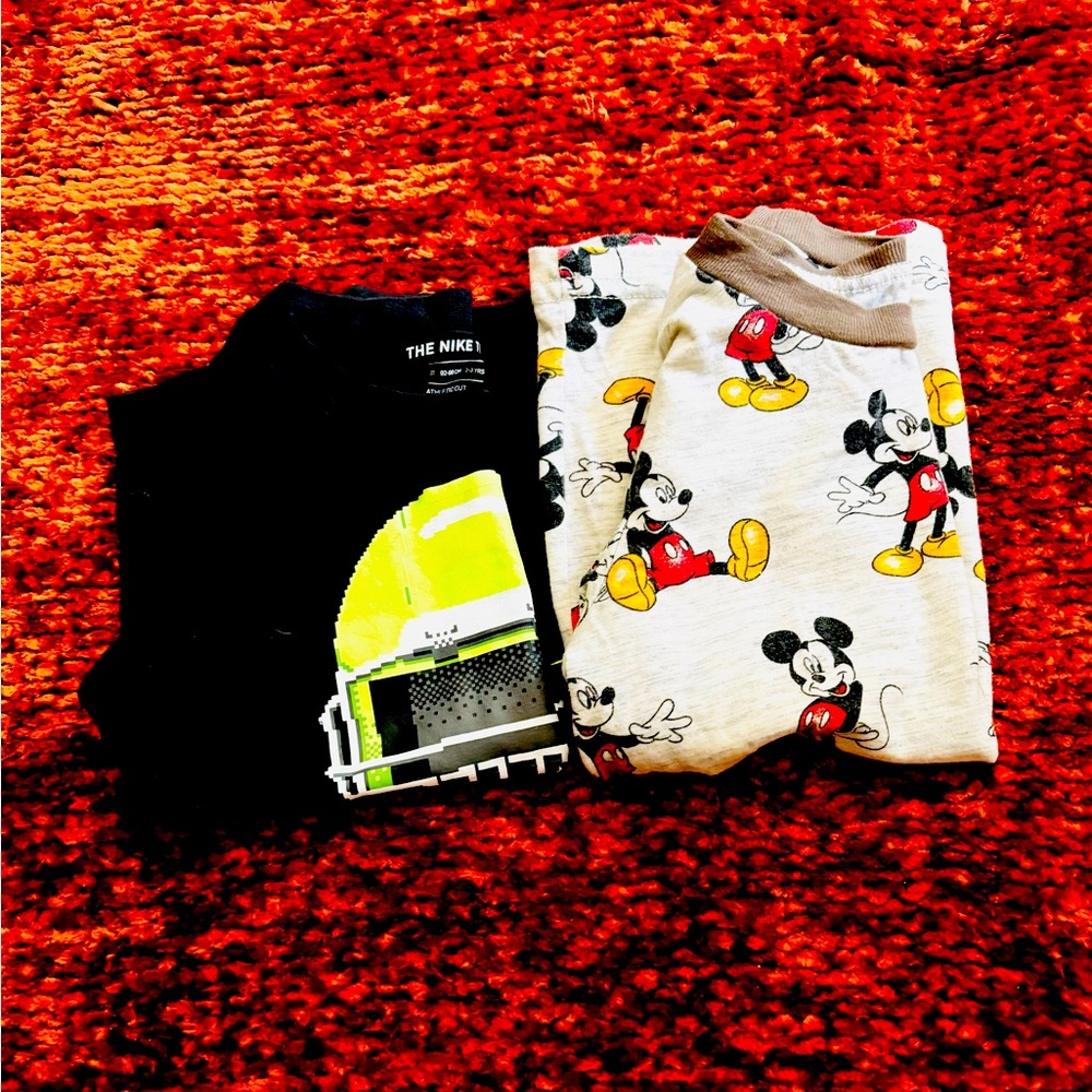 Boys 3t bundle Nike and Mickey Mouse